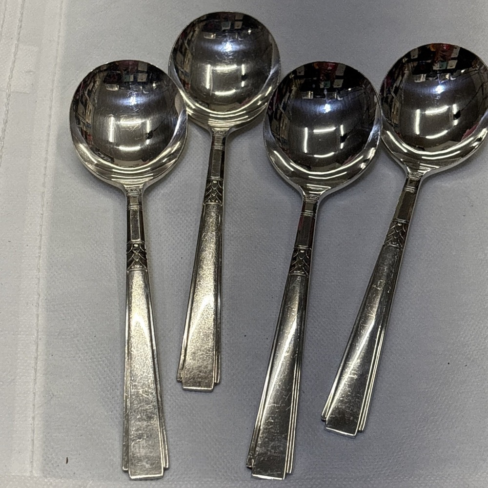 4 Oneida CAPRI 1881 Rogers Silverplate Round Gumbo Soup Spoons Silverware